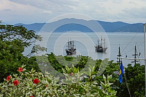 Barcos piratas brasileros photo