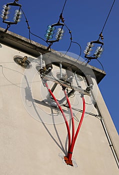 bare copper cables and insulated red electrical wires in the sub photo