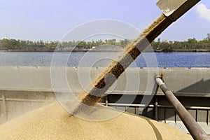 Barge loading