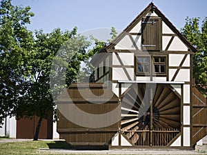 Barn-Windmill-Saalow-Front