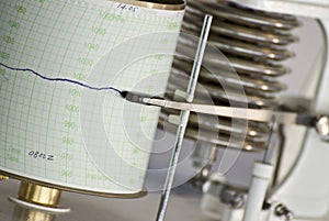Barometer drawing a graph