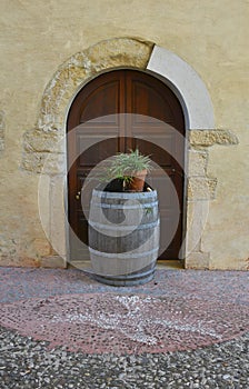 Barrel Outside Door in Valvasone