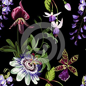Exótico flores sin costura patrón. púrpura maracuyá glicina flores a palmera hojas en el verano imprimir 