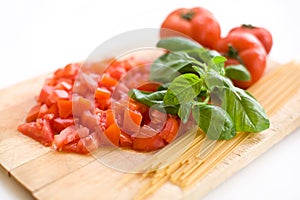 Basil, tomato and spaghetti