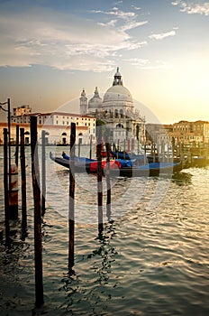 Basilica and gondolas