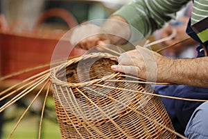 Basket maker