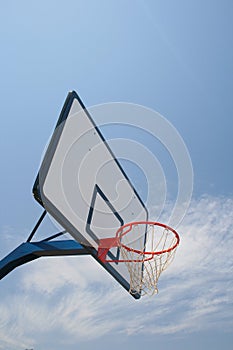 Basketball hoop