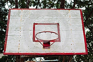 Basketball hoop