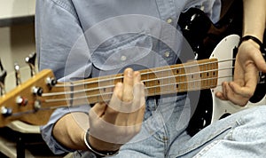 Bass guitar