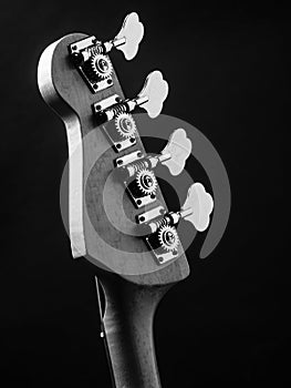 Bass guitar headstock