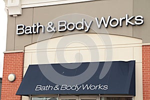 bath and body works store storefront sign logo on front of store 22 p 20