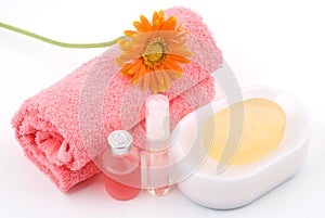 Bath set and essential oil