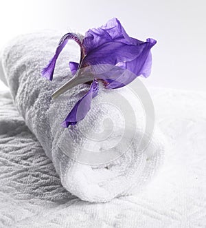 Bath towel with flower