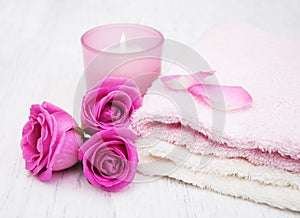 Bath towels with pink roses