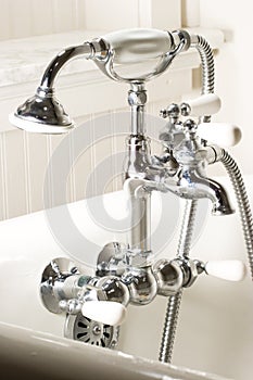 Bath tub faucet