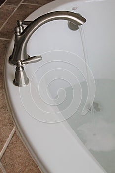 Bathtub Faucet with Running water