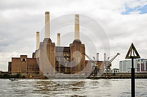 Battersea power station