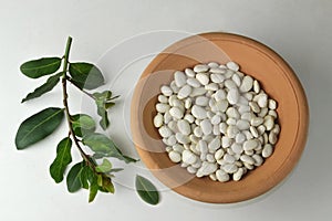 Bay leaves and white beans