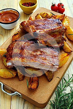 BBQ spare ribs with herbs