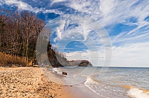 Beach and cliffs on the Chesapeake Bay