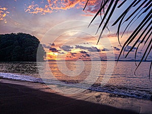 Playa sobre el Pacífico Costa 