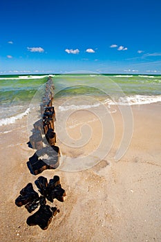 Beach erosion barrier
