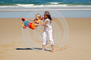 Spiaggia divertimento madre 