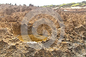 Playa la roca formación Agua países., Túnez 