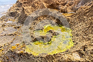 Playa la roca formación Agua países., Túnez 