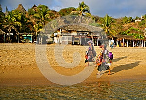 Native beach vendors, Mexico