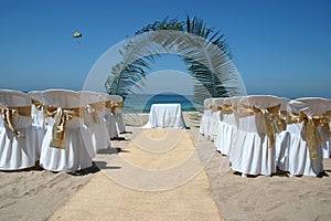 Spiaggia nozze sedie Palma arco un Oceano 