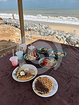 Beachside Feast: Delicious Food and Drinks by the Ocean
