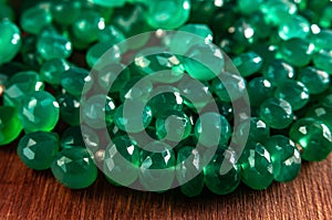 Beads made of chrysoprase