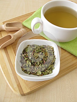 Bearberry leaves tea