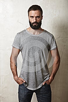 Bearded guy wearing grey t-shirt