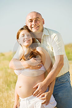 Beatiful pregnant couple