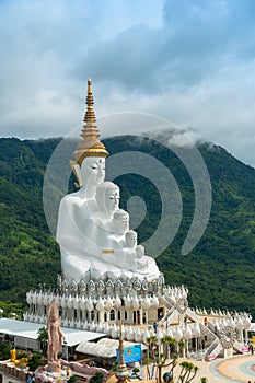 Beautiful 5 sitting Buddha statues