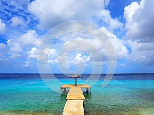 People enjoy the cruise ship monarch travelling to aruba, bonaire, curacao, panama and cartagena photo