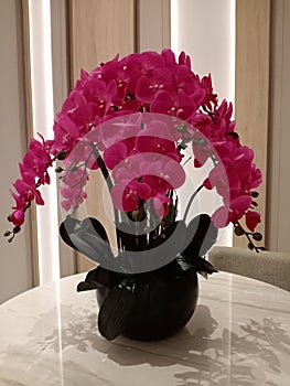 BEAUTIFUL ARTIFICIAL FLOWERS, the right choice to create a beautiful floral feel without the hassle of caring for them