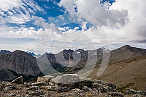 beautiful bird's-eye view. the beauty of the mountains. Canadian mountains, clouds.