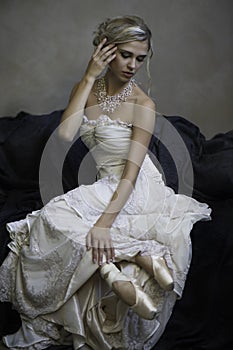 Krásný blondýnka svatební balerína 