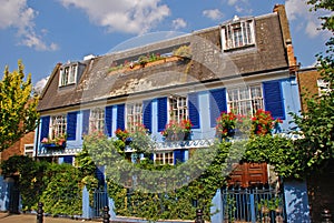 Beautiful Blue House around Notting Hill