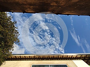 Beautiful blue sky with clouds. Nuvens, azul. photo
