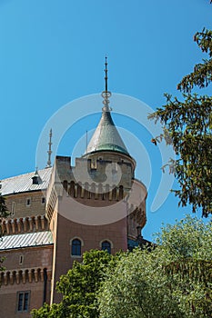 Krásny Bojnický zámok na Slovensku, Stredná Európa, UNESCO. Stredoveká architektonická pamiatka