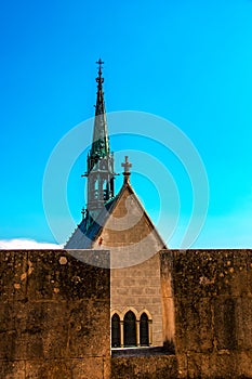 Krásný Bojnický zámek na Slovensku, střední Evropa, UNESCO. Středověká architektonická památka
