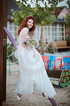 Beautiful bride posing in her wedding day