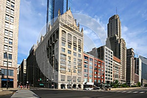 Beautiful buildings showcase the beauty of downtown Chicago.