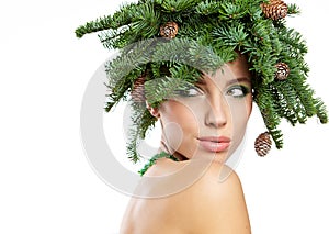 Beautiful Christmas Tree Holiday Hairstyle and Make