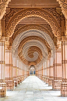 Beautiful decorated arch at BAPS Swaminarayan Akshardham temple