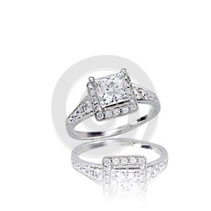 Beautiful Diamond engagement wedding ring